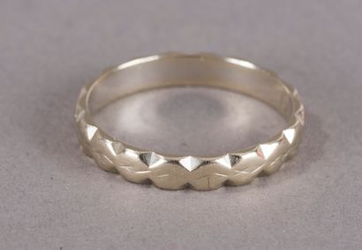 null Ring in white gold 750 thousandth faceted 2.2 g.