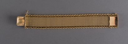 null Bracelet cuff in yellow gold 750 thousandths plaited mesh in the center between...