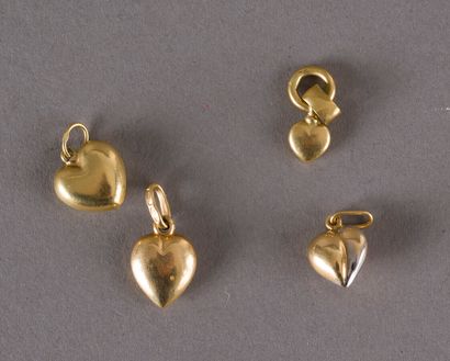 null Four charms hearts in yellow gold 750 thousandths 2,7 g.