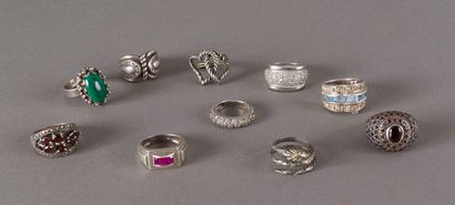 null Lot of ten silver and stone rings 61,3 g.