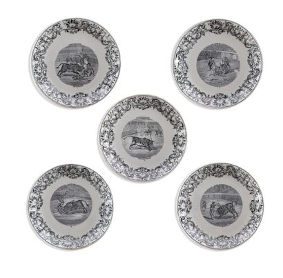 null GIEN

Ensemble de douze assiettes en porcelaine opaque

décor en grisaille de...