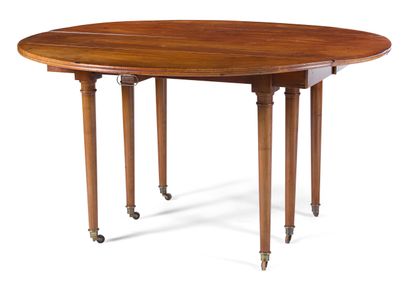 null MAHOGANY DINING ROOM TABLE 

of quasi-circular shape, resting on tapered legs.

(restorations).

Partly...