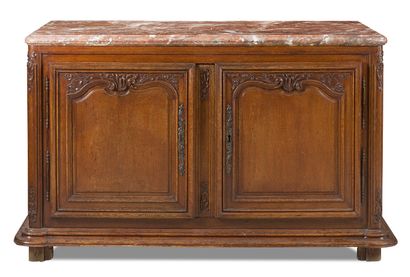 null HUNTING BUFFET IN STAINED OAK

opening with two leaves decorated with foliage...