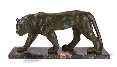 null TRAVAIL DES ANNÉES 1930-50

Tigre marchant.

Sculpture. Épreuve en plâtre patiné...