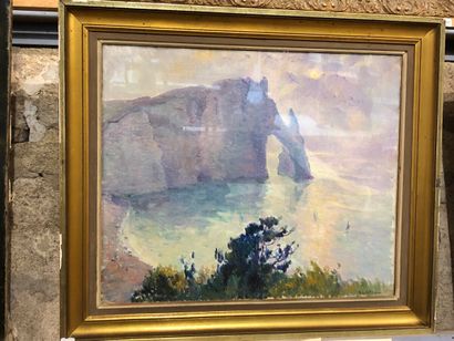 null Robert Antoine PINCHON (1886-1943)

View of Etretat.

Oil on canvas signed lower...