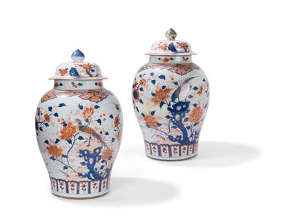 null PAIR OF CHINESE IMARI PORCELAIN COVERED POTS

China, 18th century

Balusters,...