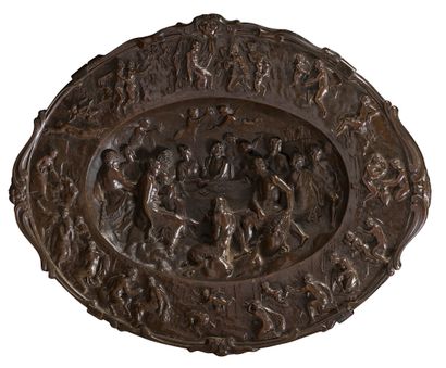 null BRONZE CEREMONIAL DISH WITH BROWN PATINA

decorated with the Feast of the Gods.

19th...
