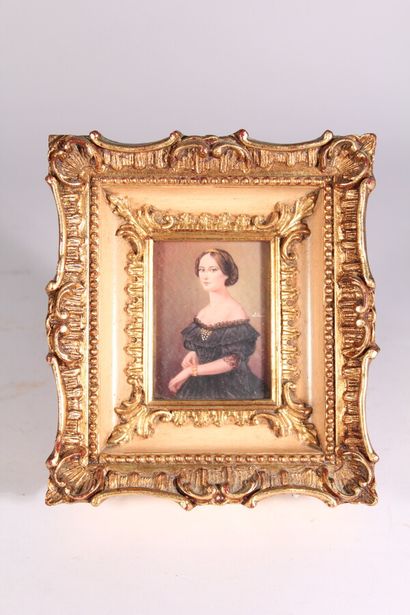 null Miniature 

"Portrait of Elisabeth of Austria, Princess of Bavaria".

In a carved...