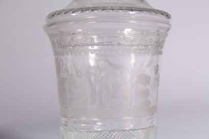 null A set of 19th century glassware including :

- a small blown glass cup on foot...
