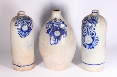 null Set of five Alsatian stoneware jugs and jars

Beginning of XXth century

Four...