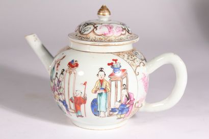 null Porcelain teapot with polychrome decoration of interior scenes 

China, 20th...