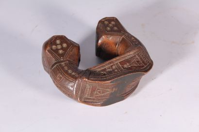 null Quatre éléments d'ornements en bronze et cuivre

Afrique, XXème siècle
