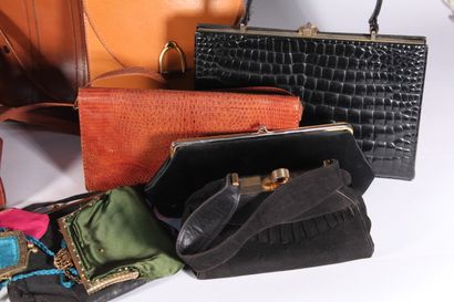 null Set of 7 ladies bags and 5 purses in leather, imitation crocodile, canvas, etc...

20th...