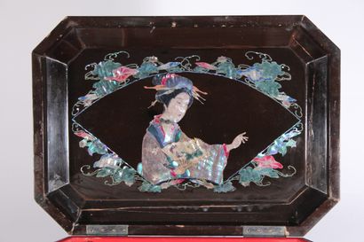 null Lacquered wood and mother-of-pearl inlay sewing box with Far Eastern decoration...