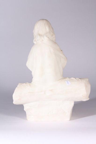 null Sujet en marbre sculpté 

"La lecture"

Circa 1900 

H. 39,5 cm, l. 31 cm