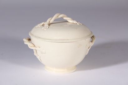 null Probably Creil

Small round covered bowl in fine white earthenware, the lid...