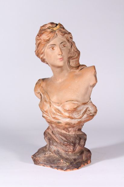 null After MARASSI

"Bust of an elegant woman

Polychrome terracotta subject

H....
