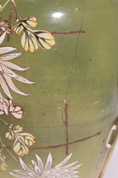 null 
Large earthenware vase with polychrome decoration of birds and peonies




Japan,...