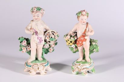 null Pair of polychrome porcelain subjects 

"Lovers"

Germany, 19th century

(Small...