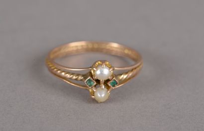 null Bague en or 750 millièmes de la fin du XIXème siècle ,anneau formé de trois...