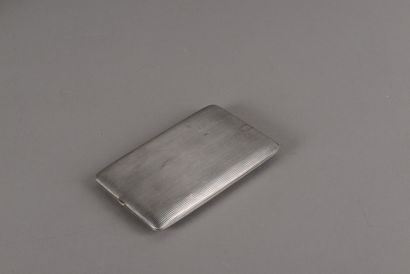 null Cigarette case in silver with net decoration, the interior vermeiled and engraved...