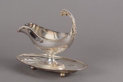 null Important and beautiful silver sauceboat helmet 950 thousandths Paris 1809-1818,...