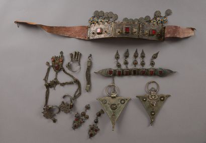 null Morocco, Ida or Nadif, central anti-Atlas, set of jewels in silver metal decorated...