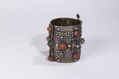 null Large silver bracelet 800 thousandth, polychrome enamel and coral - Great Kabylia,...