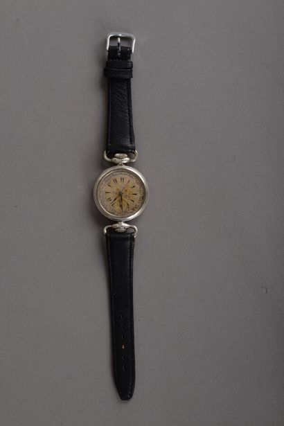 null Montre bracelet d'homme formée d'une ancienne montre de poche en argent, le...
