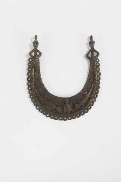 null Torque necklace in bronze decorated with characters and animals - Mali Dogon...