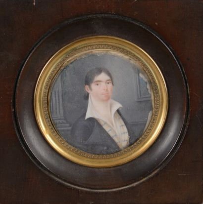 null Round miniature on ivory "Portrait of a man with a navy blue waistcoat and a...