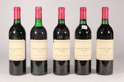 null 1979 - Château Trotanoy

Pomerol - 1 bottle (just)

1986 - Château Trotanoy

Pomerol...