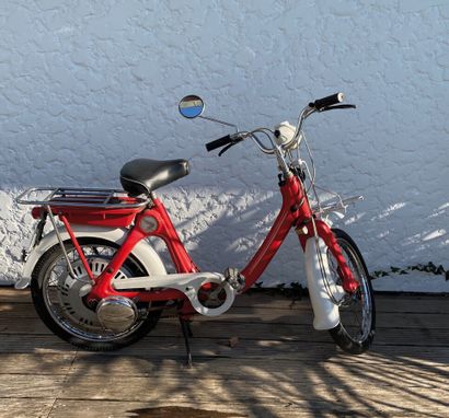 null 
HONDA type P50 moped CL red and white, 1 seat from 01/06/1968 serial number...