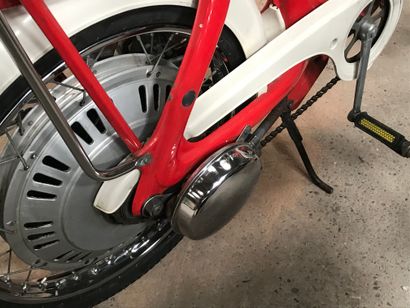 null 
HONDA type P50 moped CL red and white, 1 seat from 01/06/1968 serial number...