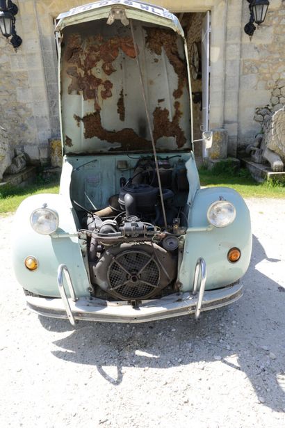 null 
CITROEN 2CV6
Berline découvrable 4 places, 2CV6 type AZKA du 30/10/1981, n°...