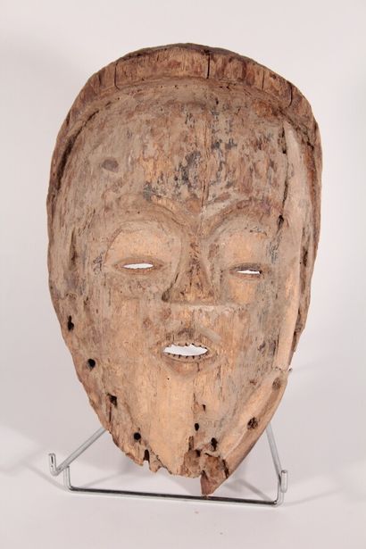 null MASQUE DE TYPE GABONAIS

En bois sculpté 

H.: 31 cm