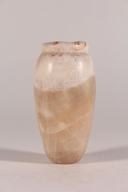 null Vase cylindro-conique sur fond plat, court col ourlé

Albâtre beige veiné et...