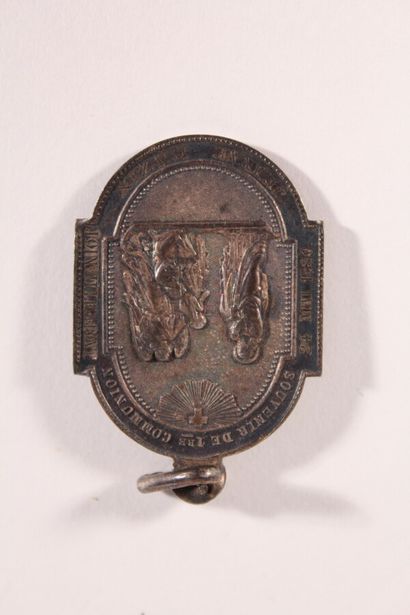 null Médaille en argent 

"Souvenir de communion"

On y joint un socle en ivoire