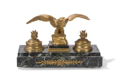 null D'après Georges FLAMAND (1895-1925)

Encrier double en bronze doré et marbre...