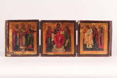 null Peintures à sujets religieux sur fond or, composées en trois volets en bois...