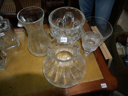 null VAL SAINT-LAMBERT

Grand verre à pied de présentation en cristal à décor pointe...