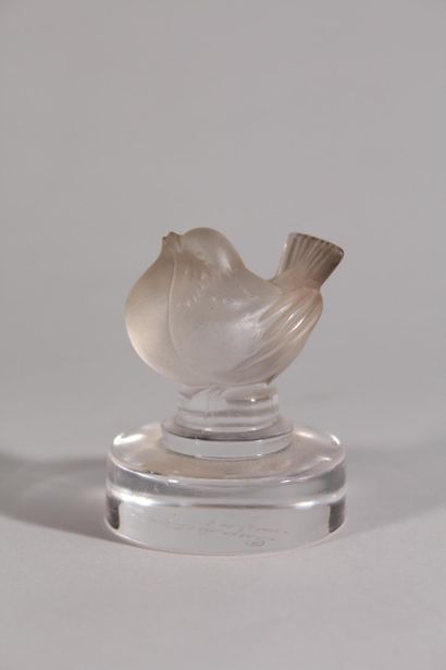 null LALIQUE France

"Oiseau"

Sujet en cristal moulé et dépoli

H.: 6 cm