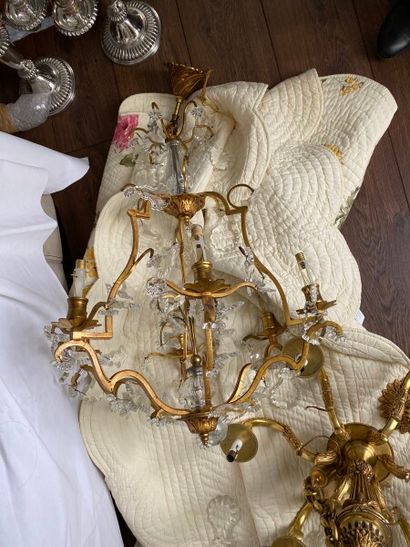 null Lustre cage en laiton et papilles à six bras de lumières

Style Louis XV, XXème...