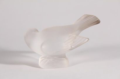 null LALIQUE France

 "Oiseau"

Sujet en cristal moulé et dépoli

L.: 11,5 cm