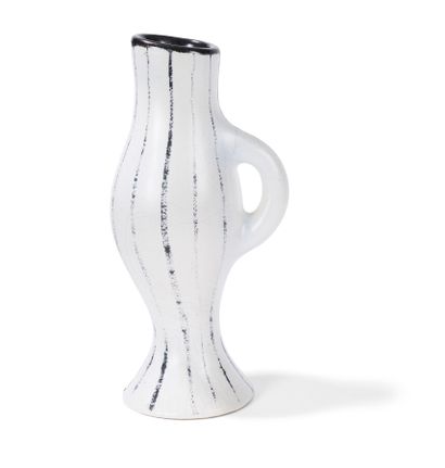 null DENISE GATARD (1921-1992)

Vase-pichet à une anse détachée.

Épreuve en céramique...