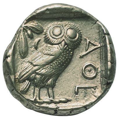 null ATHENES. 

440-400 av. J.C. 

Tetradrachme. 

R/ Chouette debout à droite, la...