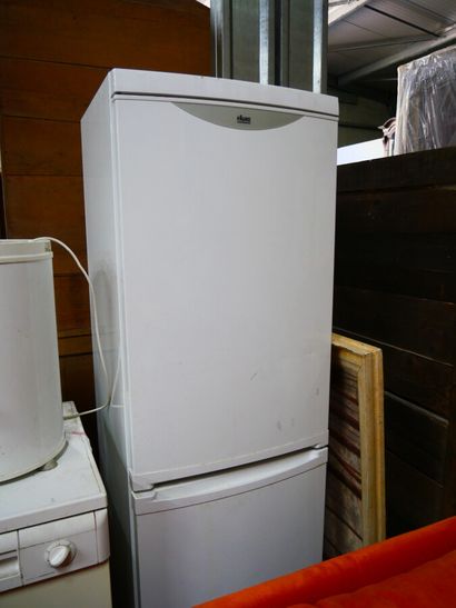 null Réfrigérateur congélateur de marque Faure