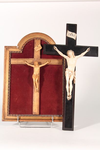 null Crucifix, Christ en corne sculptée, croix en bois noirci 

XIXème siècle

H.:...