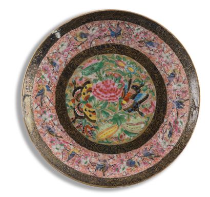 null Deux paires d'assiettes en porcelaine 

Chine, début du XXème siècle

La première...