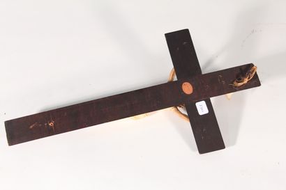 null Crucifix, Christ en corne sculptée, croix en bois noirci 

XIXème siècle

H.:...